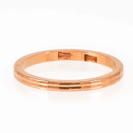 Ring mönster stl:17½ bredd 2mm höjd 1,6mm, roséguld 14K 2,2g. 