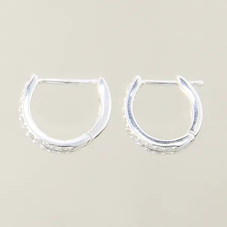 Ett par örhängen med vita stenar Ø12mm slappa lås silver 925/1000 Vikt: 1,8 g