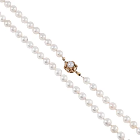 Pärlcollier 57st odlade semibarocka saltvattenpärlor Ø6,5mm, längd 47cm, guldlås med pärla Ø5,5mm 18K, behov av omträdning.  Vikt: 0 g