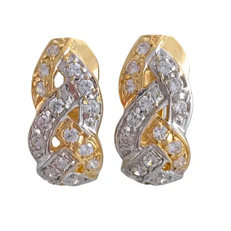 Örhängen, 14K guld, vita stenar, örhängenas storlek 8,5 x 18 mm, fint skick, stenar utan anmärkning Vikt: 5,7 g