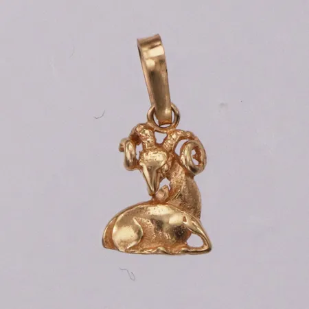 Hänge stenbock GFAB, längd ca 16,2mm, 18K Vikt: 0,6g Vikt: 0,6 g
