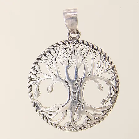 Hänge med genombruten dekor 33x25mm, otydlig stämpel silver 925/1000 Vikt: 3,2 g