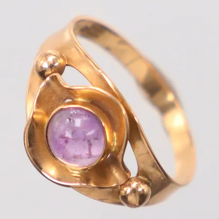 Ring med ametist stl:18mm, 18k Vikt: 2,4 g