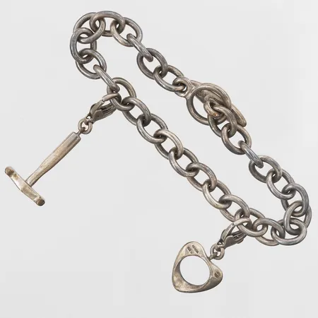Armband Georg Jensen med två avtagbara berlocker, längd 19,5cm, bredd 8-45mm, Danmark, silver 925/1000 Vikt: 29,9 g