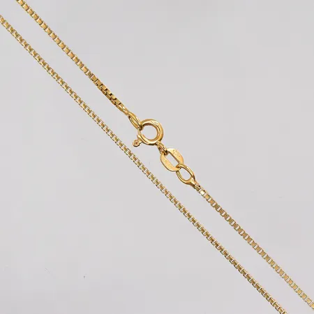 Kedja Venezia längd 46½cm, bredd 1mm, 18K. Vikt: 2,9 g
