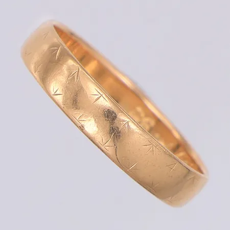 Ring slät stl:18½, gravyr, 18K Vikt: 2,9 g