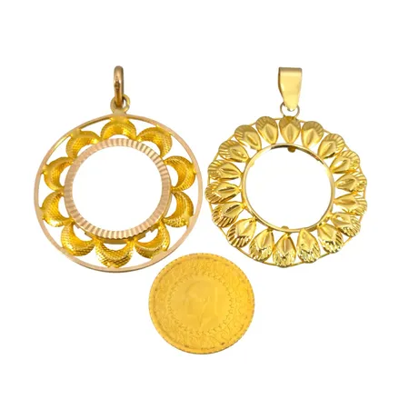 Mynt Ataturk, 21,6K, 3,5g, 2 Hängen/mynthållare, defekter, 14K guld, 5,6g