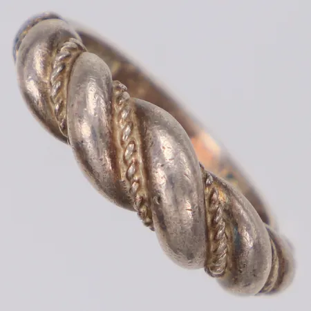 Ring stl:16¼, bredd 6mm, silver 925/1000 Vikt: 6 g