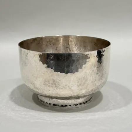 Skål med hamrad dekor L Råström höjd 8cm Ø12,5mm silver 830/1000 Vikt: 262,2 g