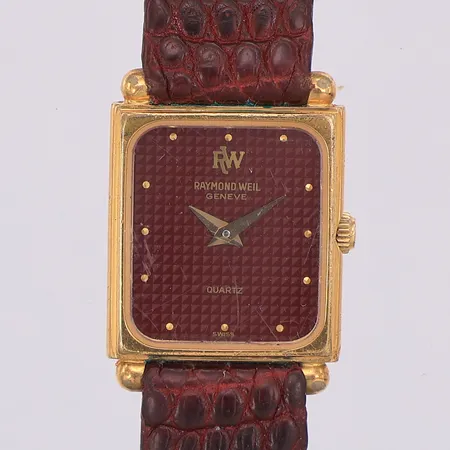 Damur Raymond Weil guldplätterad quartz, 18 x 16mm, vinröd, repigt glas, står still, inga tillbehör