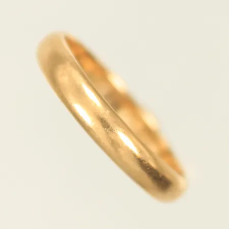 Slät ring stl 19½, bredd 4mm, gravyr, sliten, 18K, 4g Vikt: 4 g