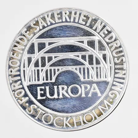 Minnesmynt 100kr Europa Förtroende Säkerhet Nedrustning Stockholm Sverige år 1984, Ø32mm, plastetui silver 925/1000 Vikt: 16 g