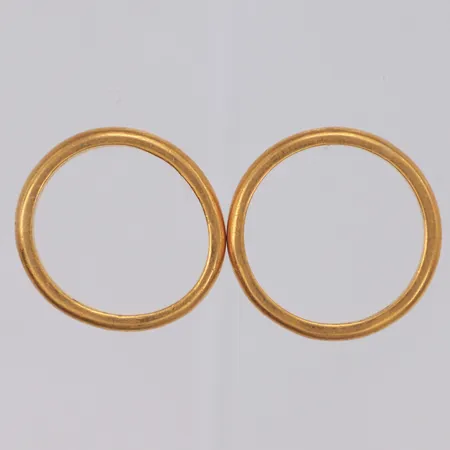 2 Ringar, graverade, skeva, 23K  Vikt: 9,4 g
