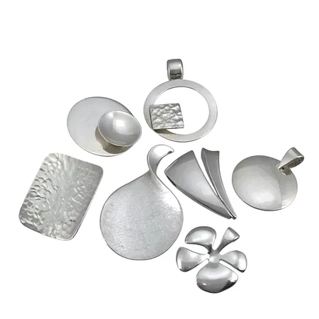 Hängen silver 925/1000, 7 stycken, flertalet stämplade EXIGN (Mexico), en ostämplad, största mått 53,5x34 mm Vikt: 58,6 g