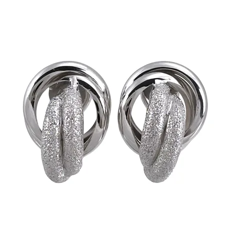 Örhängen, 14K vitguld, kraftigare modell, delvis matterade, örhängenas storlek 14x19 mm, fint skick Vikt: 5,5 g