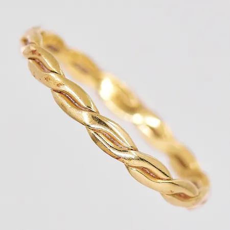 Ring stl:16½ bredd 2mm, 18K. Vikt: 1,1 g