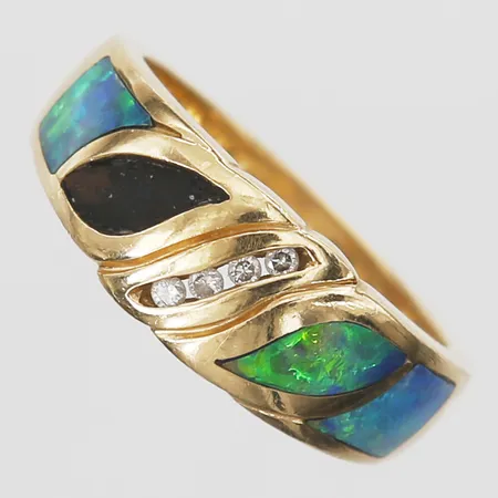 Ring med diamanter 4xca0,01ct samt opaldublett stl:18, bredd 3,5-8mm, defekt, 14K Vikt: 6,2 g