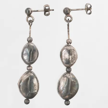 Örhängen längd 52mm, bredd 1-11mm, silver 925/1000 Vikt: 6,2 g