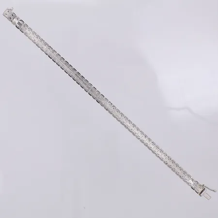 Armband halvstelt 17,8cm bredd 6mm, 925/1000 silver Vikt: 12,6 g
