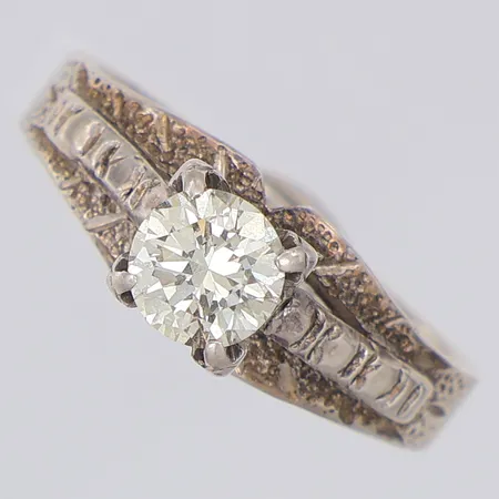 Ring diamant ca 0,65ct TCa(K)P stl:16¾, 925/1000 silver Vikt: 2,7 g