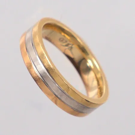 Ring 2-färg stl: 17,5, 18k Vikt: 7,7 g