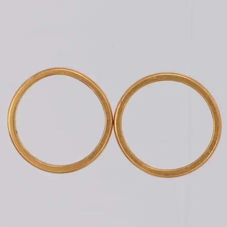 2 Ringar, graverade, skeva, 23K  Vikt: 6,8 g