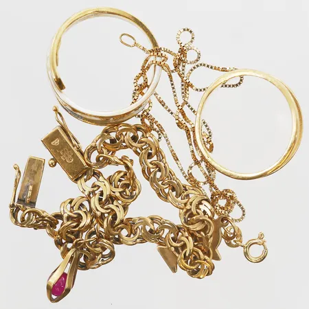 Diverse guld med sten, defekt, 18K Vikt: 19,9 g