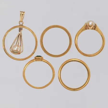Diverse guld, stenar, gravyr, del i 18K, 23K Bruttovikt 24,1g 