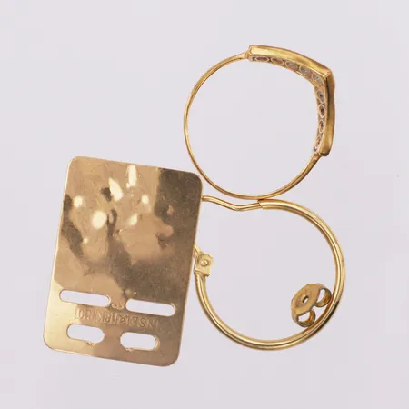 Diverse guld, udda, gravyr, 18K Vikt: 3,2g Vikt: 3,2 g