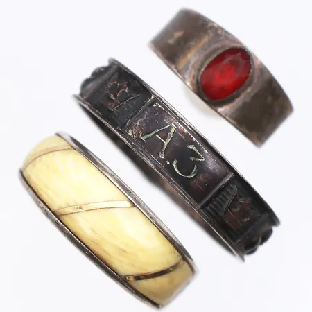 Tre ringar, Stl:14½-22, gravyrer, 830/1000 silver Vikt: 10,4 g