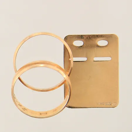 Guldsmycken gravyrer repor 18K  Vikt: 5,9 g