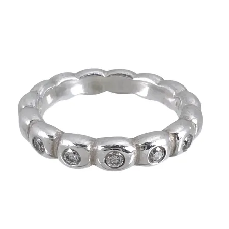 Ring Pandora Ale silver 925/1000, vita stenar, stl:17¾ mm, bredd 3,8 mm, fint skick  Vikt: 5,1 g