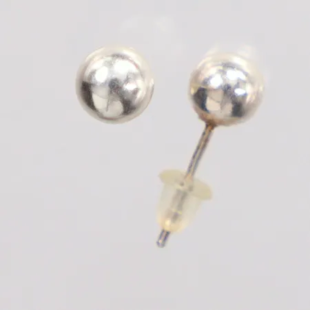 Ett par örhängen med gummistoppar silver 925/1000 längd 1,5cm Vikt: 0,9 g