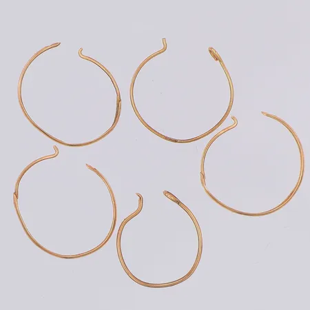 5 Örhängen 11mm, skeva, 18K Vikt: 0,6 g