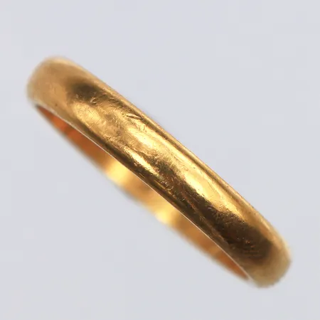 Ring Stl:18, bredd: 3,5mm, gravyr, 23K Vikt: 5,4 g