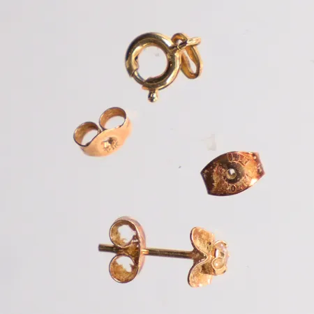   Singelörhänge, 3 lås 18k   Vikt: 0,8 g