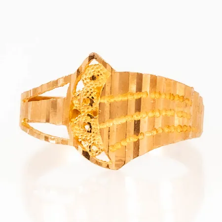 Ring mönsterdekor stl:17¼ bredd 3-12mm, något oval skena, 21K 2,5g. 