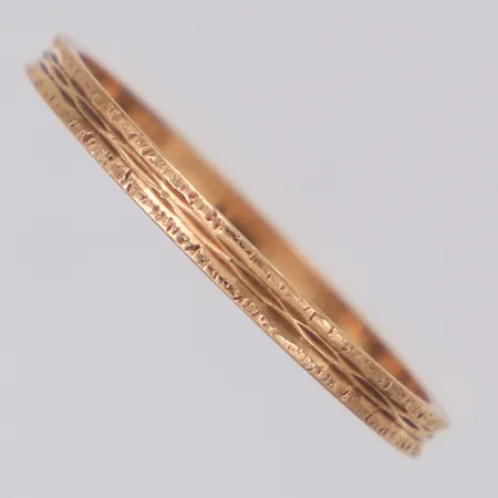 Ring stl:17½, bredd 1,8mm, 14K  Vikt: 1,2 g