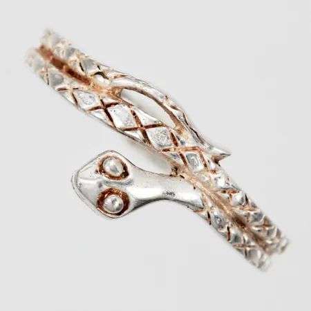 Ring orm stl: 18 bredd: ca 1-8mm silver 925/1000 Vikt: 2,4 g