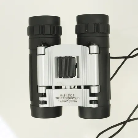 Kikare 8x21, fodral Skickas med paket.