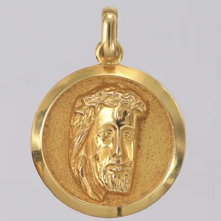 Hänge Jesus längd 41mm, bredd 30mm, gravyr, 18K  Vikt: 8,3 g