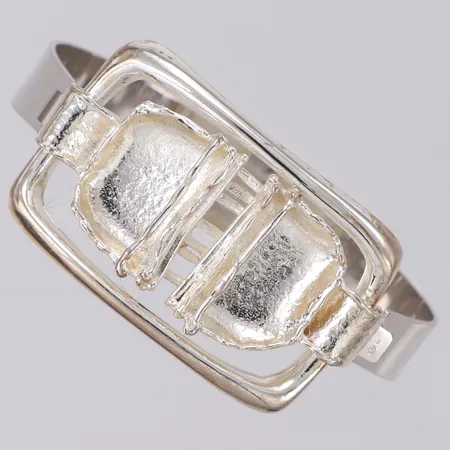 Armband med brutalistisk dekor, stelt, öppningsbart, Ø ca 48-59mm, 835/1000 silver Vikt: 27,8 g