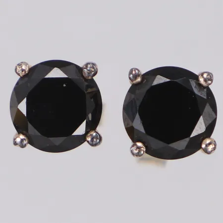 Örhängen med svarta stenar, bredd 6,8mm, silver 925/1000 Vikt: 2,5 g