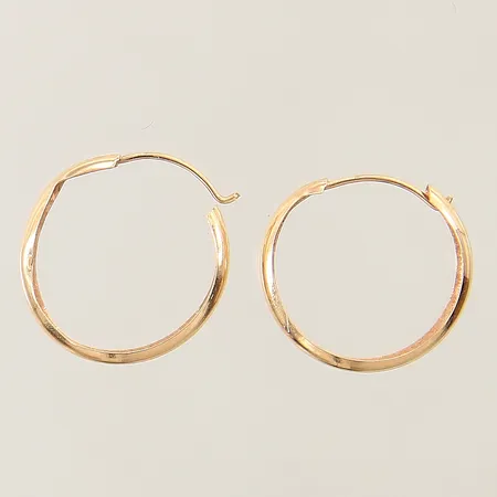 Örhängen creoler Ø15,2mm bredd 2,3mm, buckliga 18K Vikt: 0,6 g