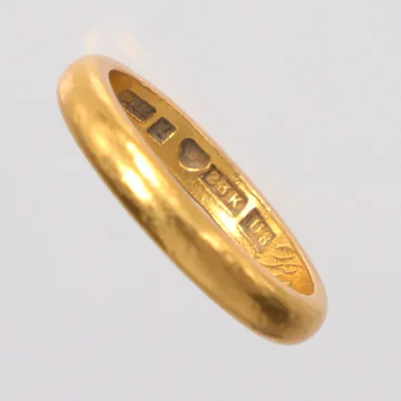 Ring slät stl: 17½, gravyr, 23k Vikt: 5,5 g