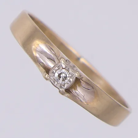Ring diamant 1 x ca0,02ct Guldfynd år 1979 stl:17¼, vitguld, något skev, 18K Vikt: 1,7 g