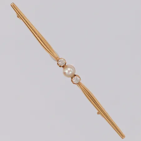 Brosch med pärla och stenar, längd 4,2mm, bredd 58mm, 18K  Vikt: 1,7 g
