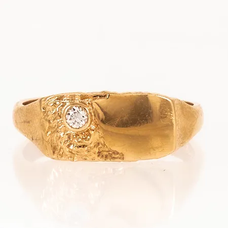 Klackring med vit sten stl:20 bredd 3-8mm 18K 4,7g. 