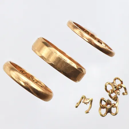 Diverse guld, defekter/gravyrer, 18K Vikt: 15,3 g