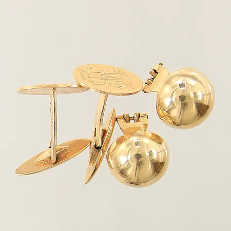 Diverse guldsmycken monogram, smärre bucklor, 18K Vikt: 12,3 g